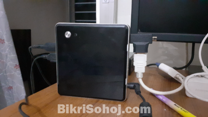 Intel NUC core I5 5th gen with Intel hd 6000 igpu